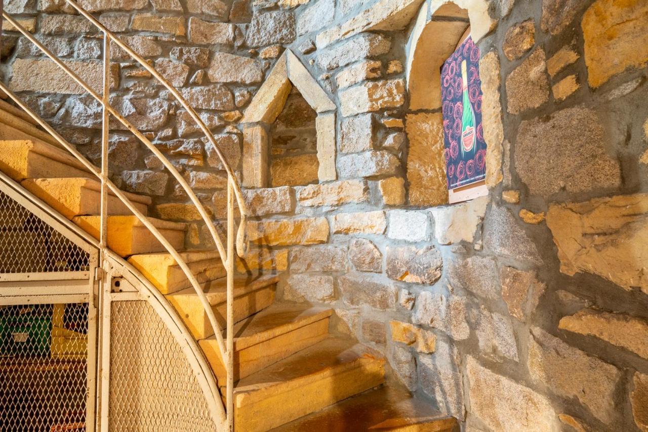 Aux Prisons De Montagny Bed & Breakfast Montagny  ภายนอก รูปภาพ