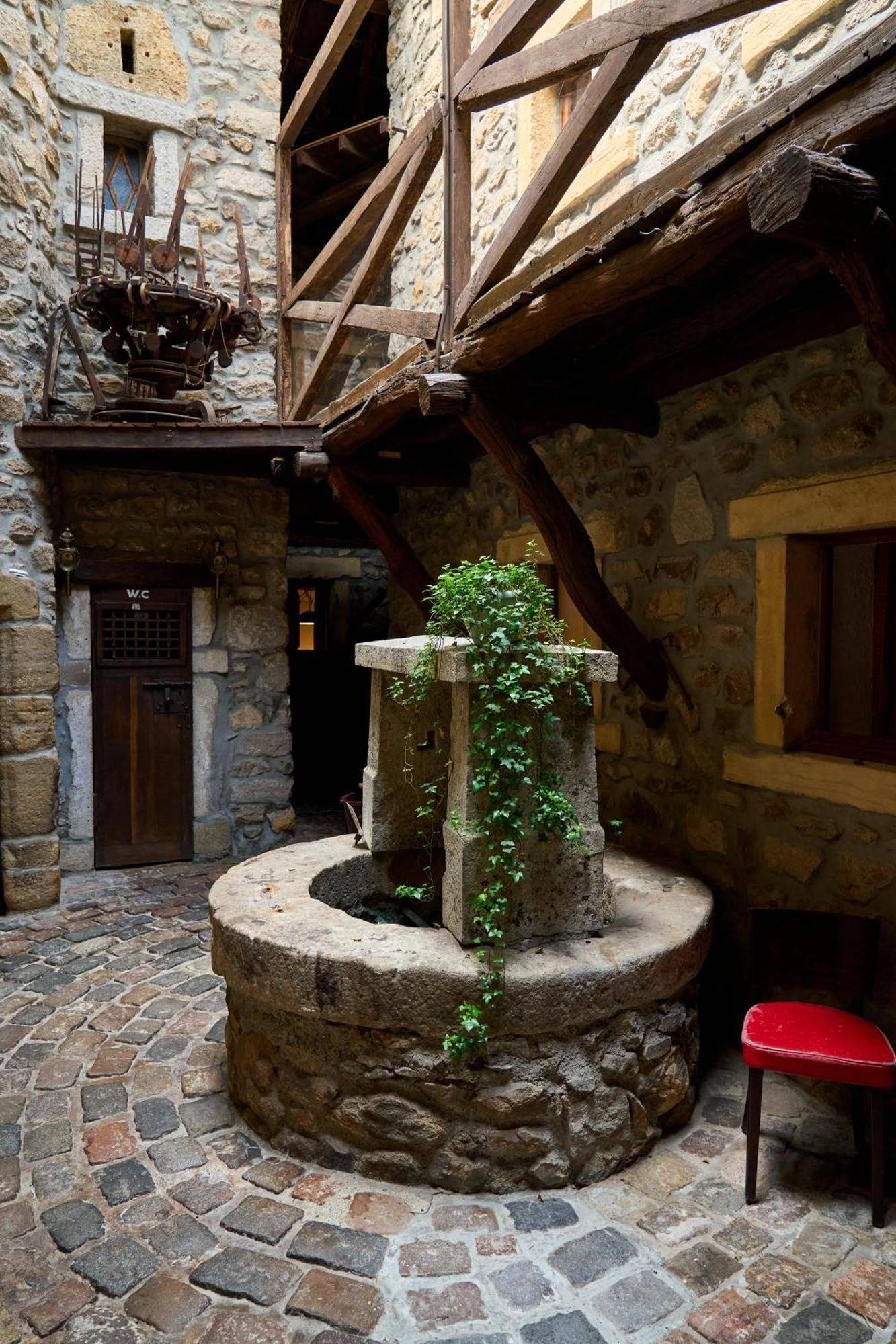 Aux Prisons De Montagny Bed & Breakfast Montagny  ภายนอก รูปภาพ