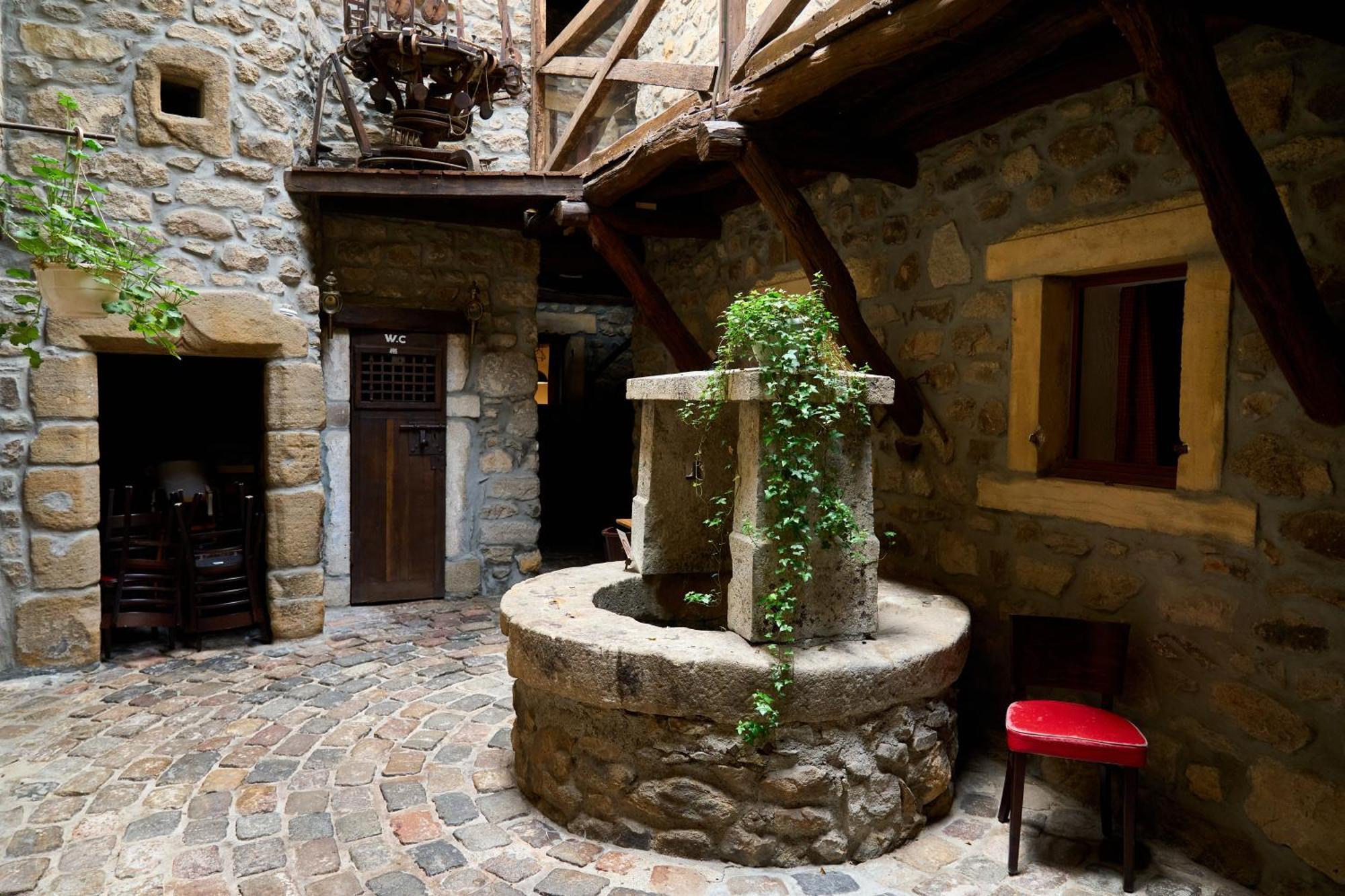 Aux Prisons De Montagny Bed & Breakfast Montagny  ภายนอก รูปภาพ