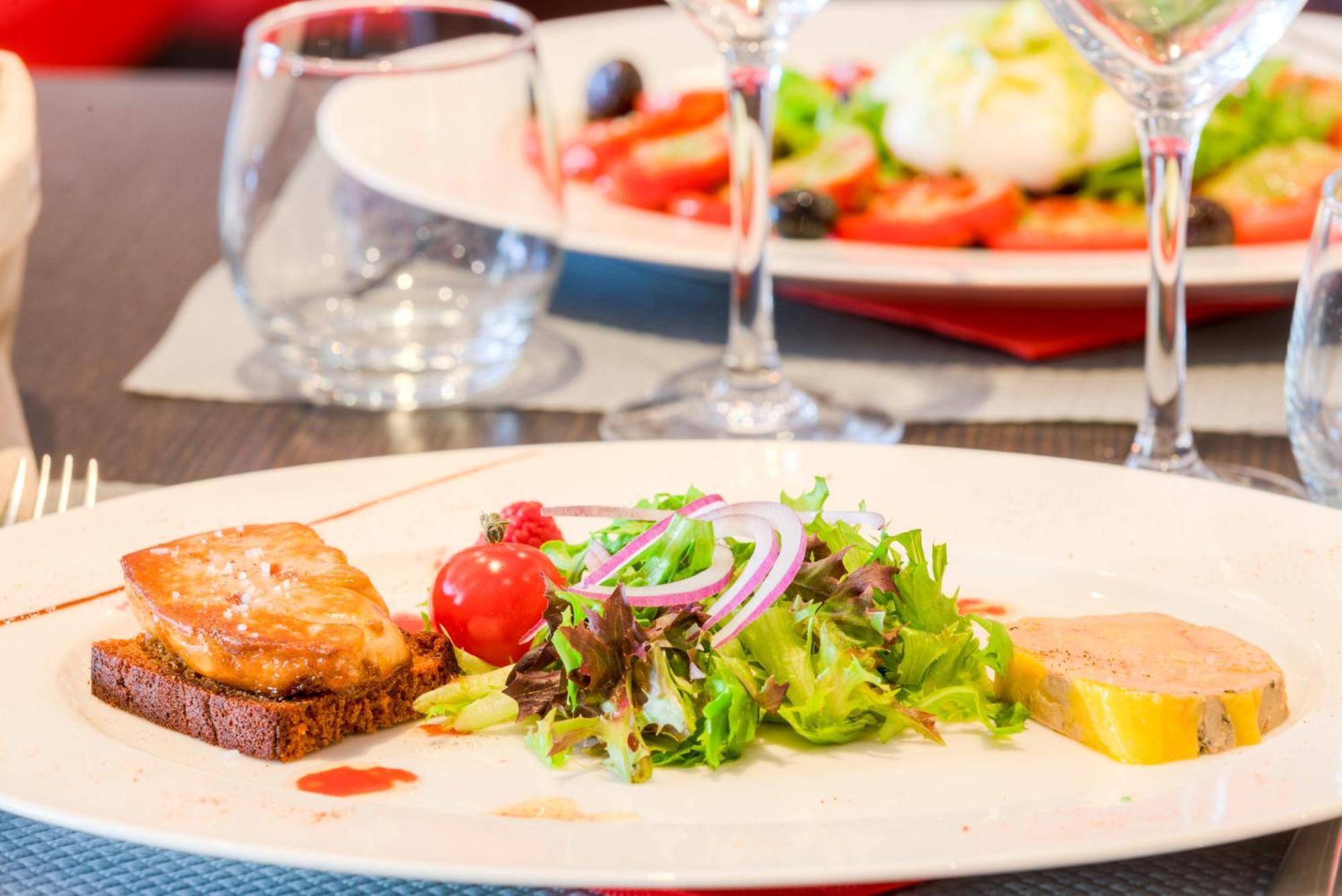 Aux Prisons De Montagny Bed & Breakfast Montagny  ภายนอก รูปภาพ