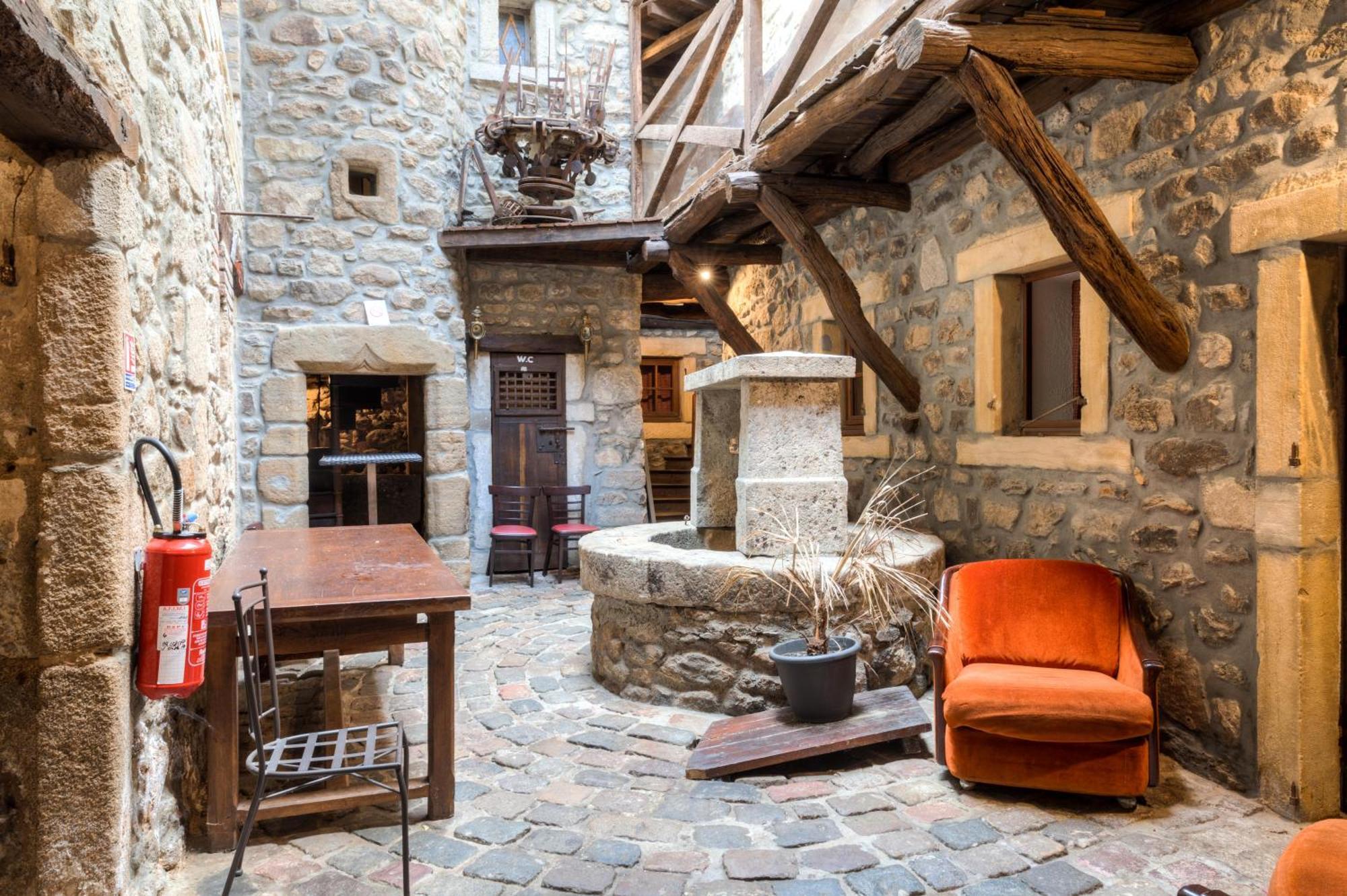 Aux Prisons De Montagny Bed & Breakfast Montagny  ภายนอก รูปภาพ
