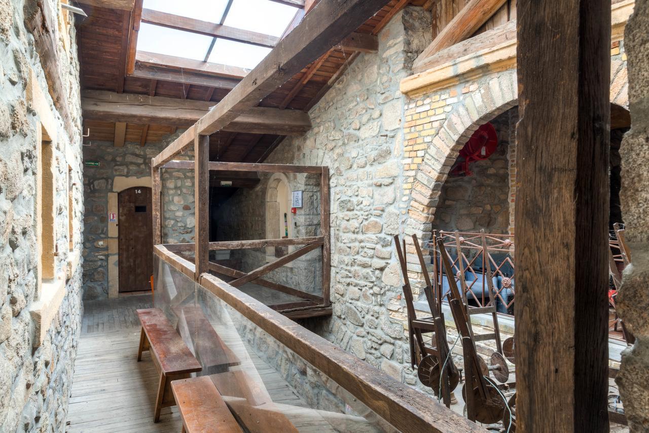 Aux Prisons De Montagny Bed & Breakfast Montagny  ภายนอก รูปภาพ