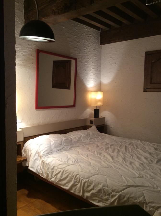 Aux Prisons De Montagny Bed & Breakfast Montagny  ภายนอก รูปภาพ