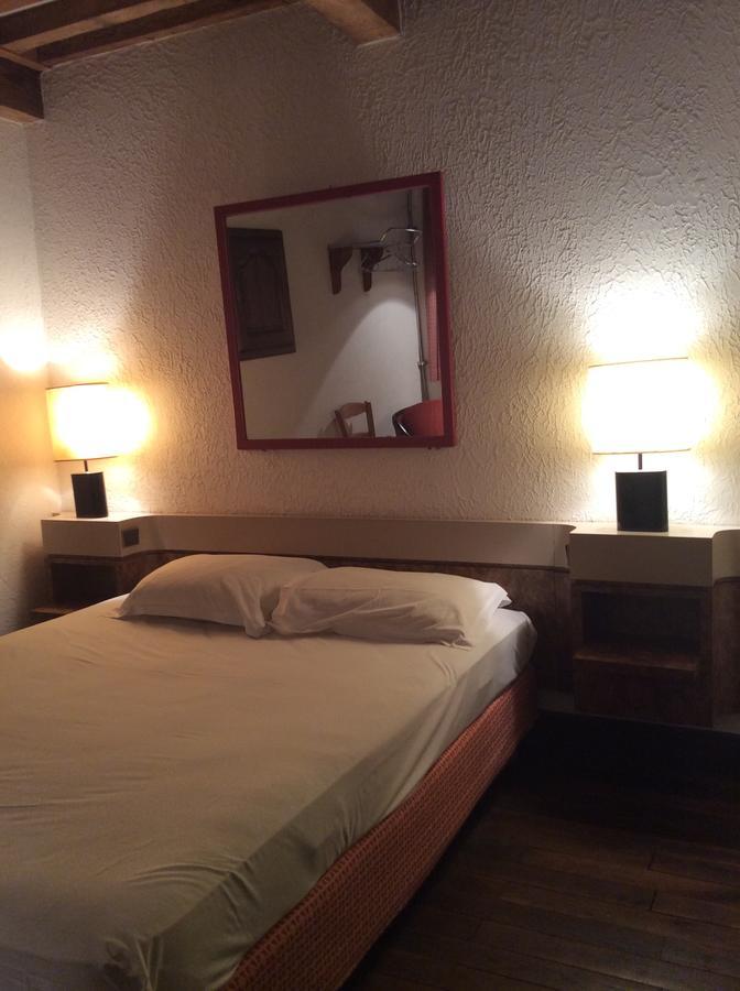 Aux Prisons De Montagny Bed & Breakfast Montagny  ภายนอก รูปภาพ