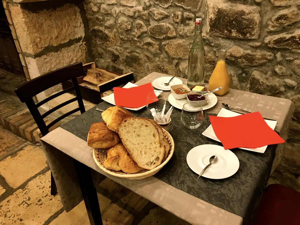 Aux Prisons De Montagny Bed & Breakfast Montagny  ภายนอก รูปภาพ